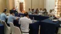 Suasana rapat koordinasi yang di gelar Tim Kemenko Polhukam RI di Ball Room Gajah Mina Jelita Sejuba Resort, Rabu (04/10/2023). (Dokumentasi pribadi)
