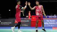 fajar-rian di denmark open Fajar/Rian merayakan kemenangan usai mengalahkan Lu Ching Yao/Yang Po Han di babak pertama Denmark Open 2023 di Jyske Bank Arena, Odense, Selasa (18/10/2023). (pbsi.id)