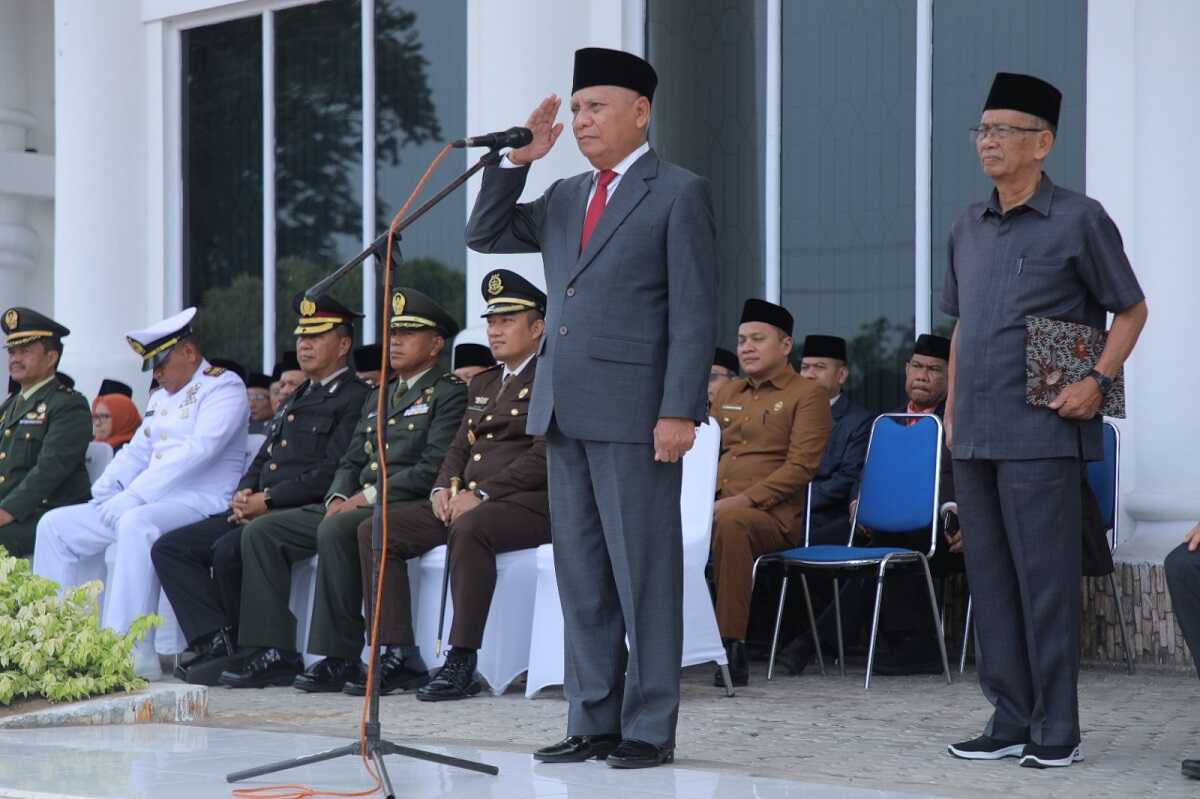 hari kesaktian pancasila di asahan Bupati Asahan H Surya memimpin upacara Hari Kesaktian Pancasila yang di halaman Kantor Bupati Asahan, Minggu (01/10/2023). (Dok Diskominfo Asahan)