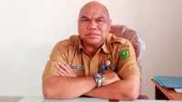 Inspektur Inspektorat Kabupaten Natuna, Robertus Louis Srevenson saat dijumpai diruangan kerjanya, Senin (2/10/2023). (foto: jr ronald)