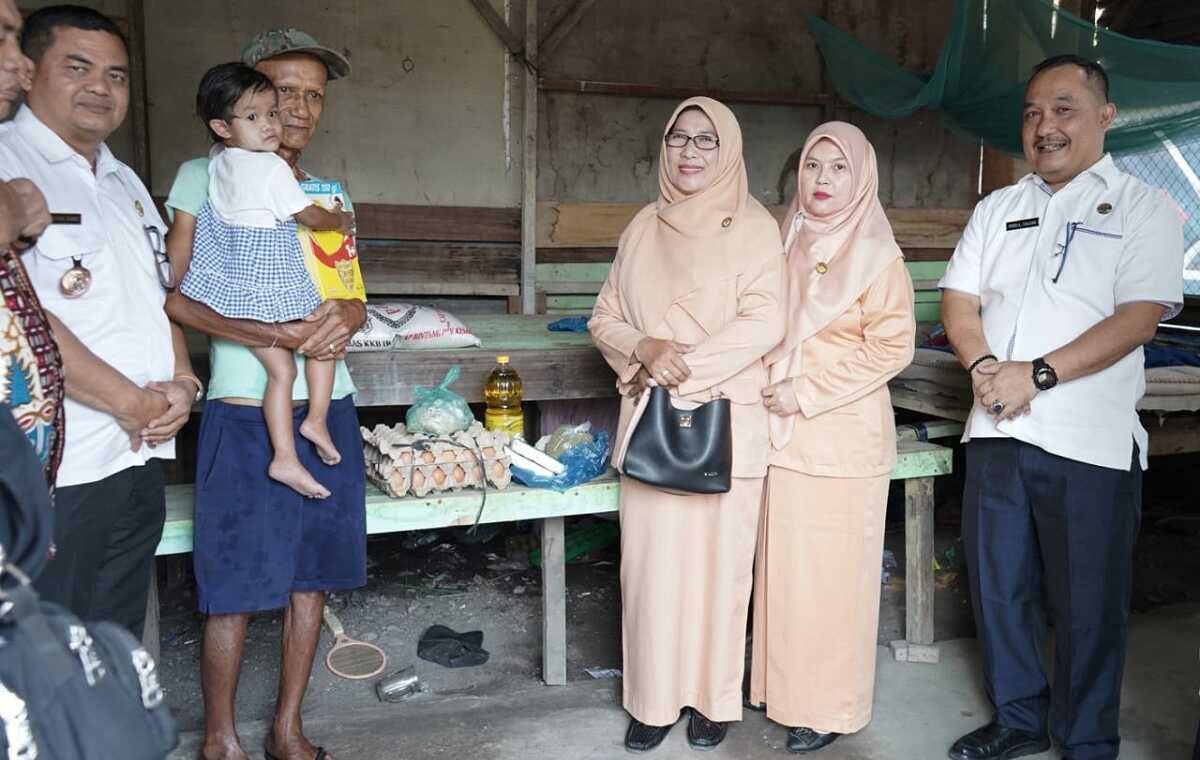 makanan tambahan stunting asahan-1 Penyerahan makanan tambahan untuk anak penderita stunting dari Diskominfo Asahan di Kecamatan Sei Dadap, Rabu (18/10/2023). (Dok Diskominfo Asahan)