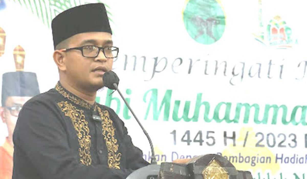 Ustad Nasrullah saat menyampaikan ceramahnya dalam acara Maulid Nabi Muhammad SAW sekaligus penutupan Festival Maulid Nabi Rumah Quran Shuhbatul Quran di Gedung Nasional, Sabtu (30/9/2023)(Dokumentasi priadi)