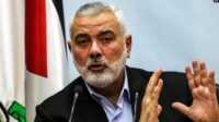 pemimpin hamas ismail haniyeh Pemimpin Hamas Ismail Haniyeh mendesak warga Palestina pada Sabtu (14/10/2023) untuk menolak “pengungsian” di Jalur Gaza atau keluar dari wilayah kantong yang diblokade ke Mesir. (Foto: AFP)