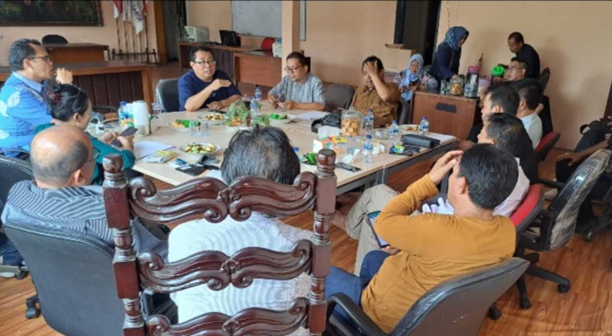 Rapat koordinasi persiapan Rapimnas SMSI di Sekretariat SMSI, Jalan Veteran, Jakarta, Selasa (3/10/2023). (Dok SMSI)