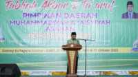 tablig akbar muhammadiyah asahan Bupati Asahan H. Surya memberikan sambutan ketika menghadiri tabligh akbar dan ta'aruf Pimpinan Daerah Muhammadiyah dan Aisyiyah Asahan di Gedung Serbaguna (GOR) Kabupaten Asahan, Minggu (15/10/2023). (dokumentasi pribadi)