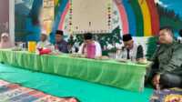 KI-ka, tokoh Aisyiyah Tanjungbatu Salmah Buang, tokoh Muhammadiyah Tanjungbatu Pak Jas, Kepala KUA Tanjungbatu, Ketua PDM Karimun, anggota Pimpinan Wilayah Muhammadiyah Kepri M Sochib dan Sekretaris PDM Karimun Khaidir dalam pertemuan dengan kader dan simpatisan Muhammadiyah di gedung TK Aisyiyah Tanjungbatu, Jumat (27/10/2023). (jurnalterkini.id/jansen)