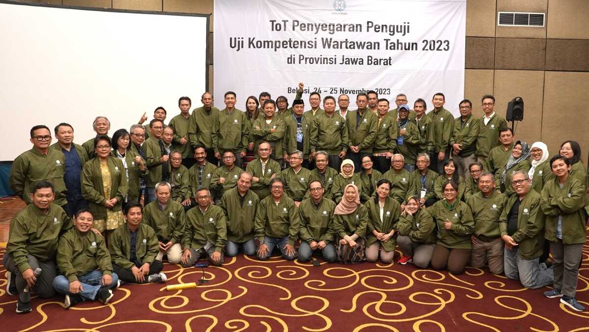 ToT penguji dewan pers-1 Para peserta Training of Trainer (ToT) Penyegaran Penguji UKW Tahun 2023 yang digelar Dewan Pers di Aston Imperial Hotel Bekasi, Jawa Barat, Jumat-Sabtu (24-25/11/2023). (Foto: J5NEWSROOM.COM)