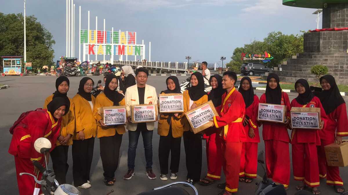 Berpose di sela penggalangan dana di Coastal Area, Minggu (12/11/2023). (dokumentasi pribadi)