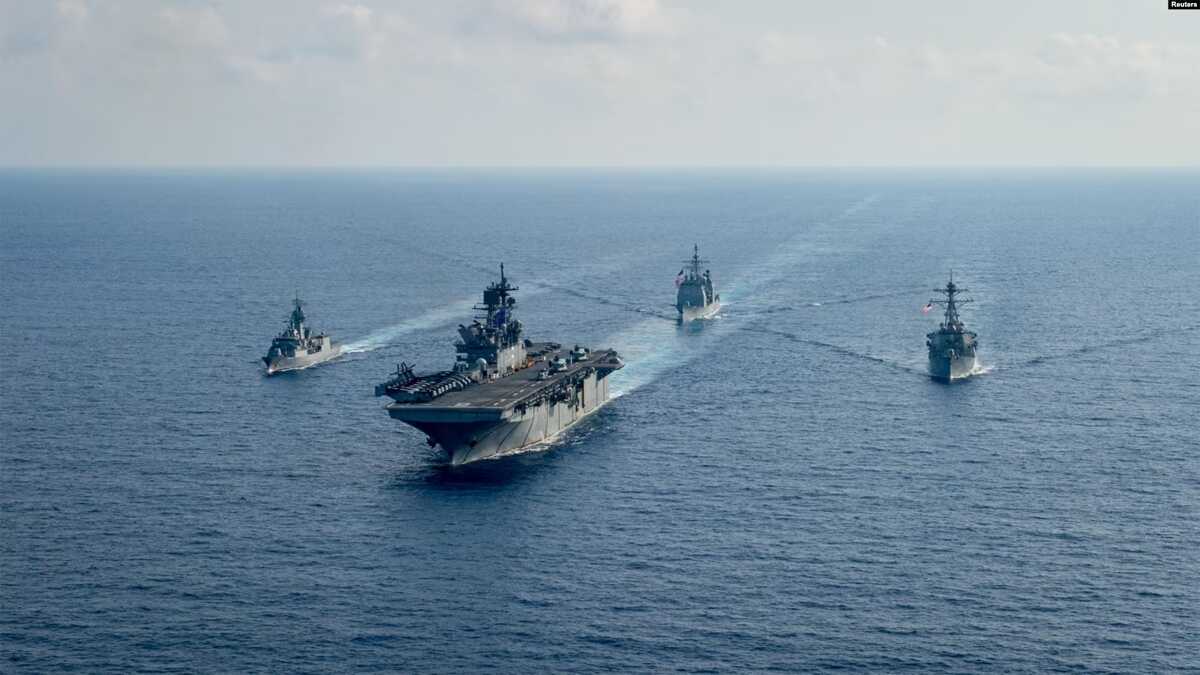 Angkatan Laut A.S. dan Angkatan Laut Kerajaan Australia bekerja sama di Laut Cina Selatan. (Foto: Ilustrasi via Reuters)