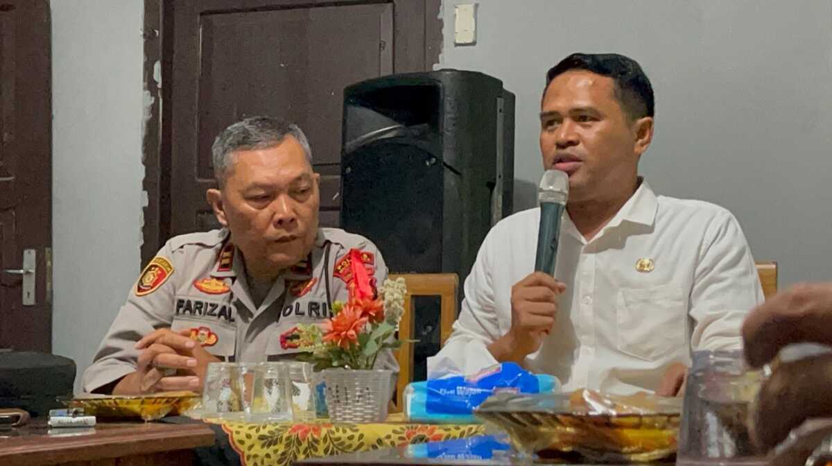 begal di musi rawas Camat Selangit dan Kapolsek Ulu Terawas dalam rapat membahas kasus begal yang dialami seorang guru SMPN Taba Rena di Kantor Camat Selangit, Rabu (29/11/2023). (jurnalterkini.id/alam budi kesuma)