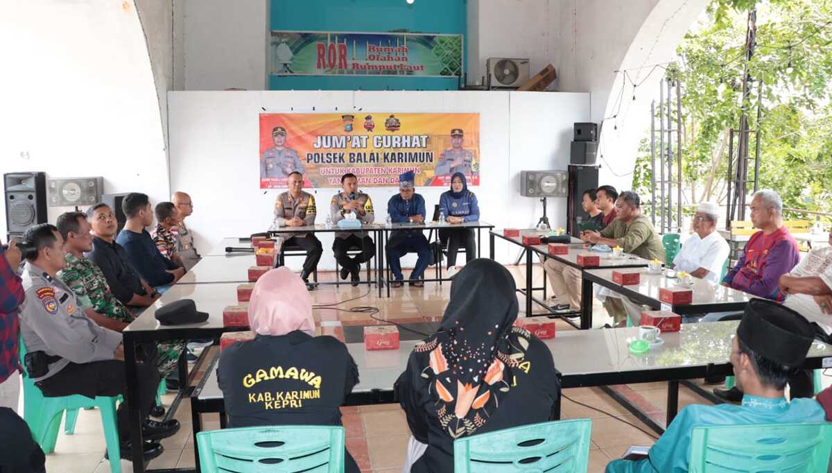 jumat curhat kapolres karimun Kapolres Karimun AKBP Fadli Agus dan jajaran menggelar Jumat Curhat dengan sejumlah tokoh masyarakat di Hall B Coastal Area, Tanjung Balai Karimun, Kecamatan Karimun, Jumat (24/11/2023). (Dok Humas Polres Karimun)