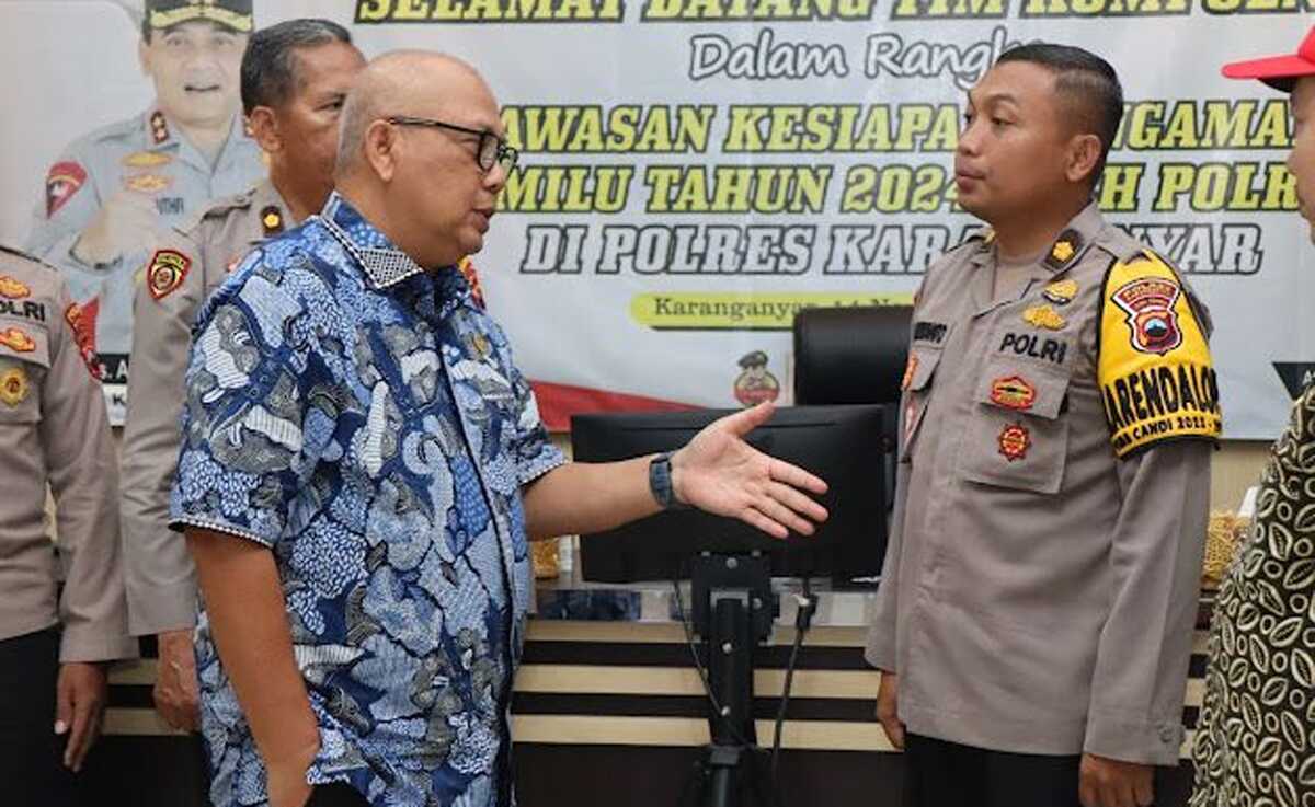 kompolnas ke polda jateng Tim Kompolnas dipimpin Irjen Pol (Purn) Drs Pudji Hartanto Iskandar mengunjungi Polda Jawa Tengah pada 13-14 November 2023 dalam rangka Pemantauan Persiapan Operasi Mantap Brata Candi terkait Kegiatan Pelaksanaan Pemilu 2024. (siberindo.co)