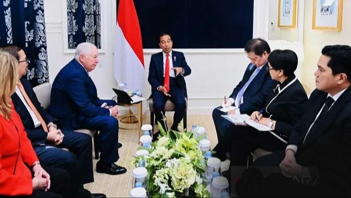 Presiden Joko Widodo menerima Chairman Freeport McMoRan Richard Adkerson di Washington DC, Amerika Serikat, Senin (13/11/2023). (Biro Pers Setpres/Laily Rache)