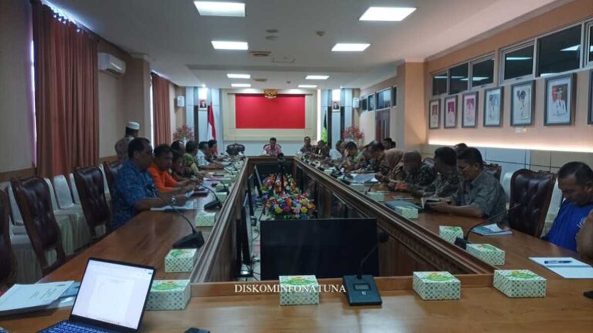 Suasana rakor dan evaluasi pelaksanaan kegiatan Tahun 2023. (foto : Diskominfona)