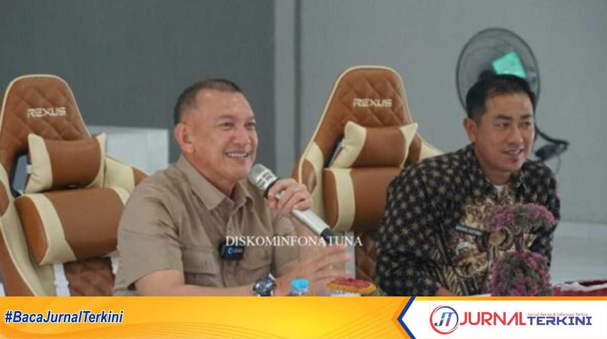 Wakil Bupati Natuna, Rhodial Huda saat menutup sosialisasi pencegahan stunting di Kecamatan Subi. (foto : diskominfona)