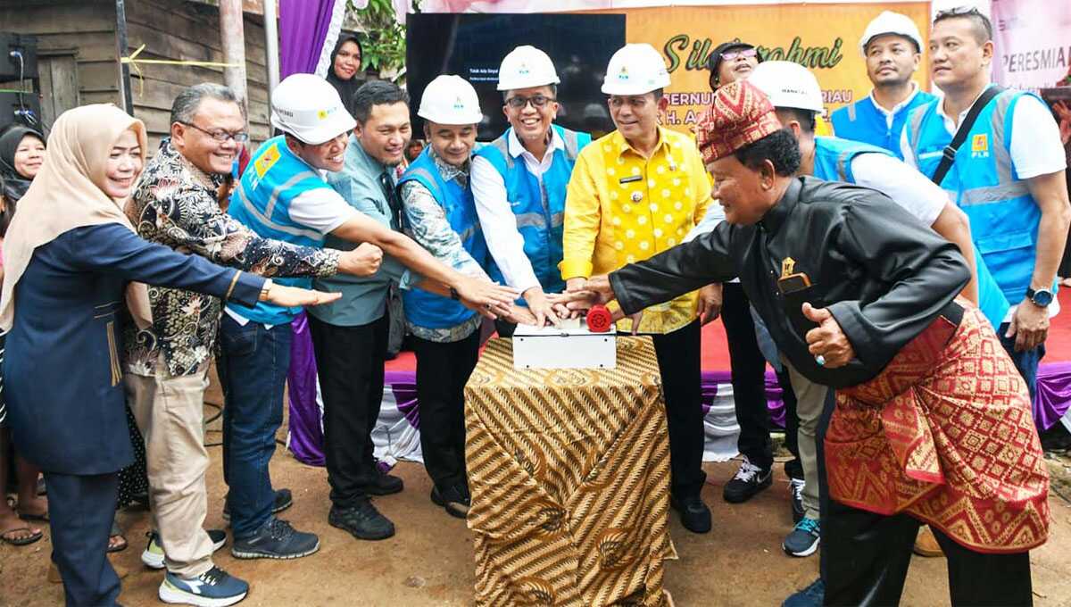 kabel laut tegangan menengah di pulau buluh batam Peresmian Pengoperasian Saluran Kabel Laut Tegangan Menengah 20 kV (kiloVolt) di Pulau Buluh, Kota Batam, Sabtu (23/12/2023). (Dok Diskominfo Kepri)