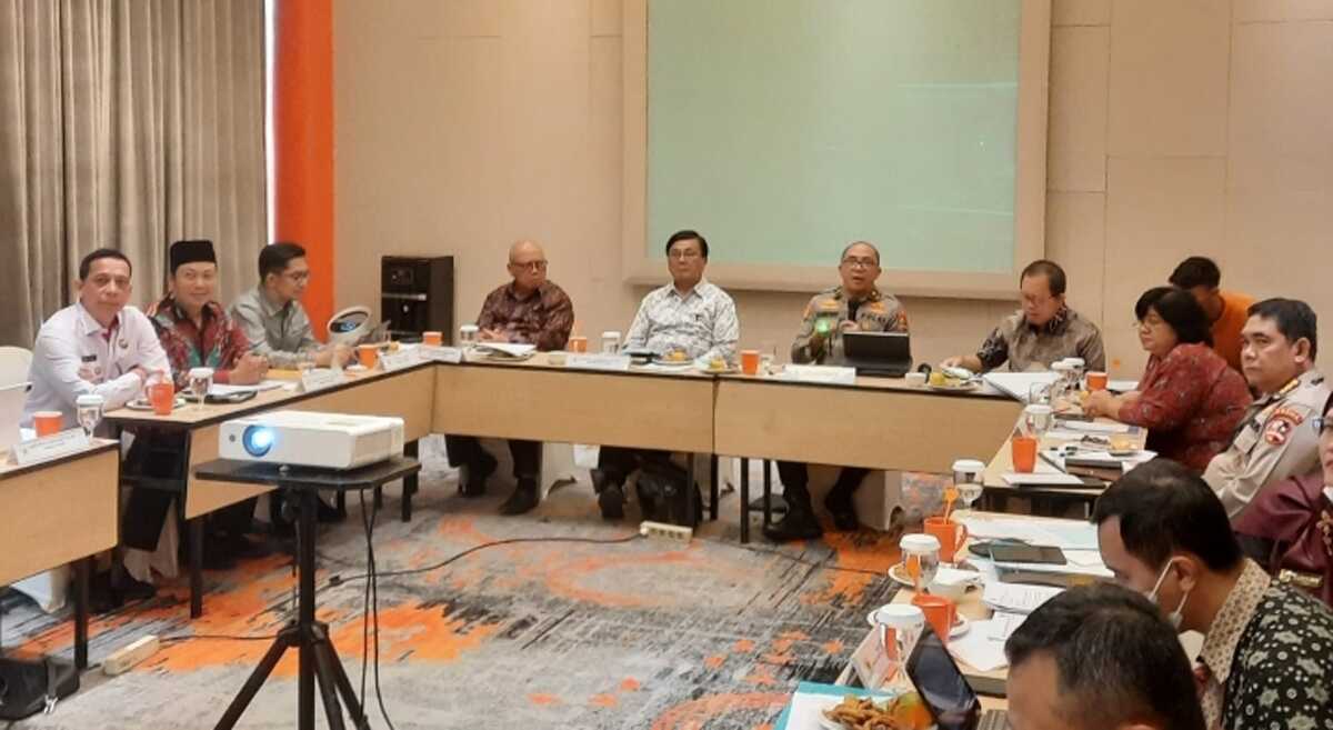 kompolnas arah kebijakan polri Kompolnas menggelar rapat bersama dengan Srena Polri untuk merumuskan arah kebijakan Polri untuk diusulkan ke Presiden, Kamis hingga Sabtu (7/12/2023), di Bogor. (Siberindo.co)