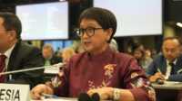 menlu retno marsudi dalam forum pengungsi Menlu RI Retno Marsudi berbicara dalam Forum Pengungsi Global di Jenewa, Swiss hari Rabu (13/12/2023) (foto: Kemlu RI).