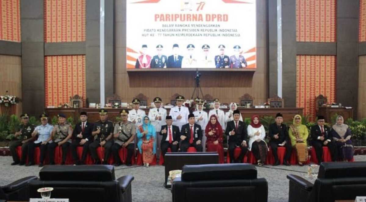 paripurna HUT RI dprd lubuklinggau DPRD Kota Lubuklinggau menggelar rapat paripurna mengikuti Sidang Tahunan MPR RI, dalam rangka HUT RI ke-77 di ruang paripurna DPRD Kota Lubuklinggau, Rabu (16/8/2022). (dok DPRD Lubuklinggau)