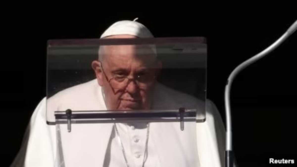 paus fransiskus pimpin misa di vatikan Paus Fransiskus saat memimpin Misa di Vatikan, hari Minggu (17/12).