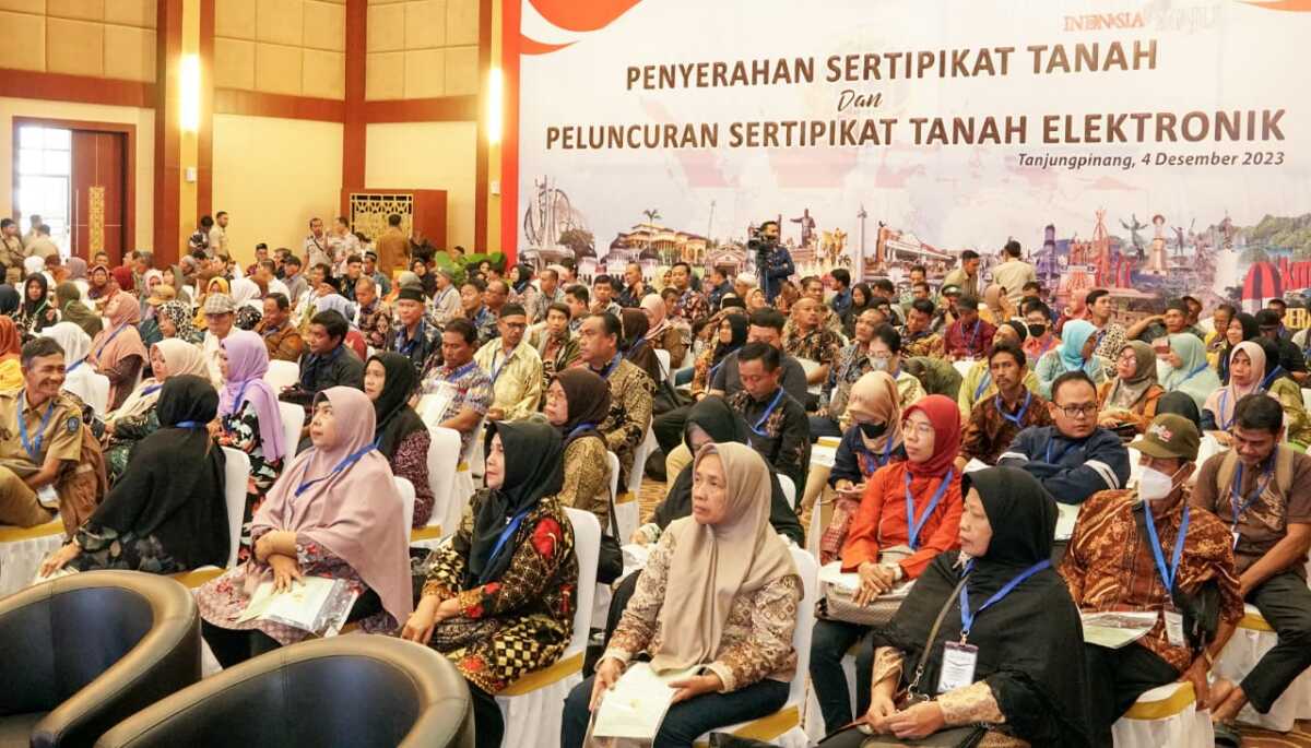 peluncuran sertifikat tanah elektronik di Kepri