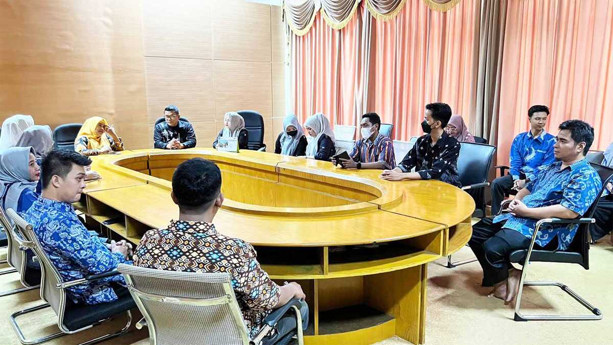 ppid kepri Kunjungan PPID Kota Batam ke Pejabat Pengelola Informasi dan Dokumentasi (PPID) Utama Provinsi Kepri, Kamis (14/12/2023). (Dok Diskominfo Kepri)