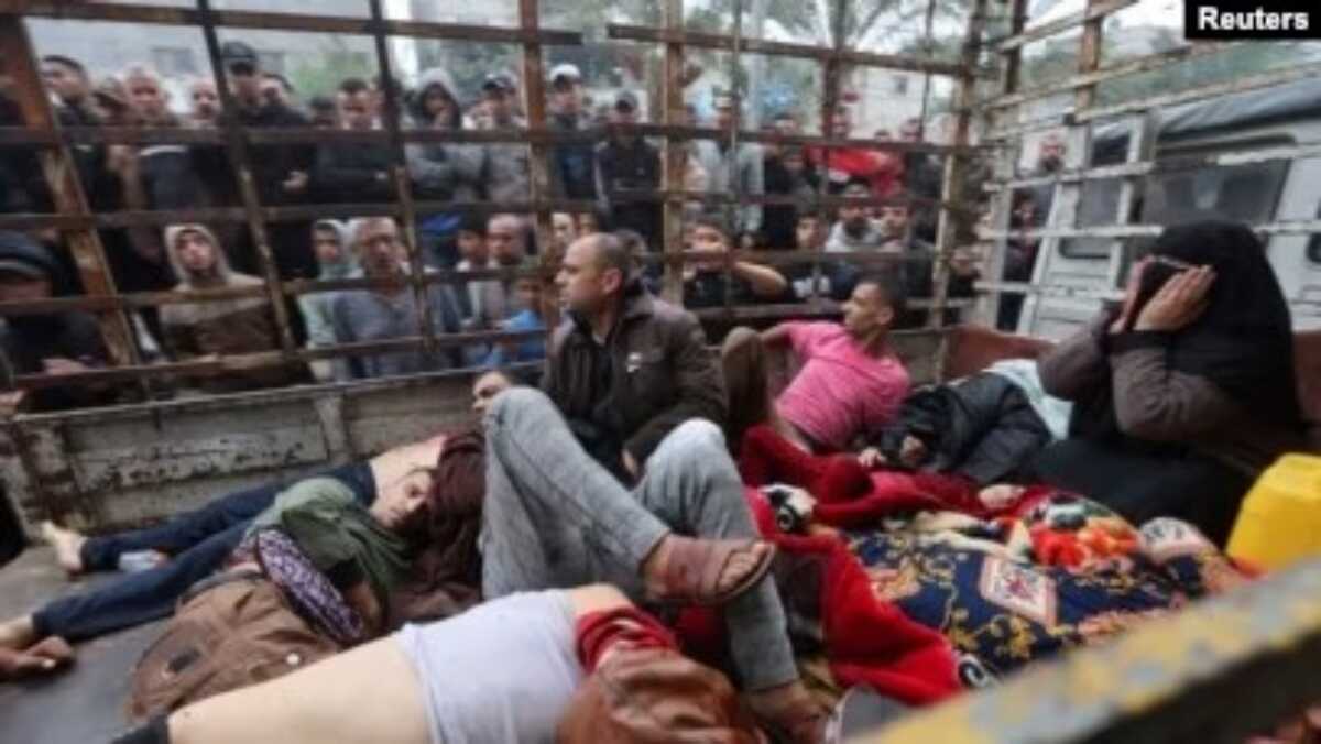 rs al nasser Sejumlah warga Palestina yang terluka dikirim menuju Rumah Sakit Nasser di Khan Younnis, di selatan Jlur Gaza, pada 5 Desember 2023. (Foto: Reuters/Ibraheem Abu Mustafa)