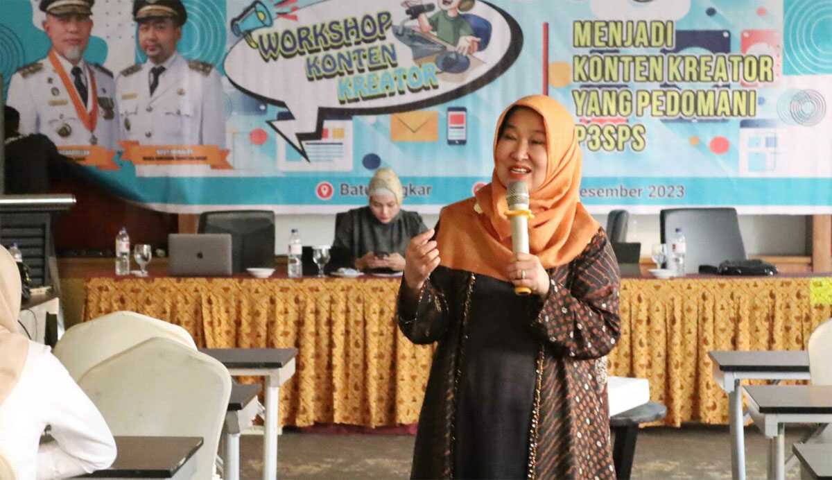 Dinas Komunikasi, Informatika dan Statistik Provinsi Sumatera Barat bersama Komisi Penyiaran Indonesia Daerah (KPID) menginisiasi workshop konten kreator di Tanah Datar, Sabtu (16/12/2023). (sumbar.siberindo.co)