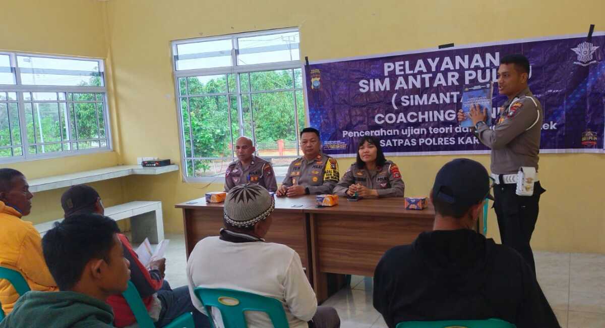 Satlantas Polres Karimun sosialisasi layanan SIM Antar Pulau atau Simantap di Mapolsek Buru, Kamis (4/1/2024). (Dok Humas Polres Karimun)