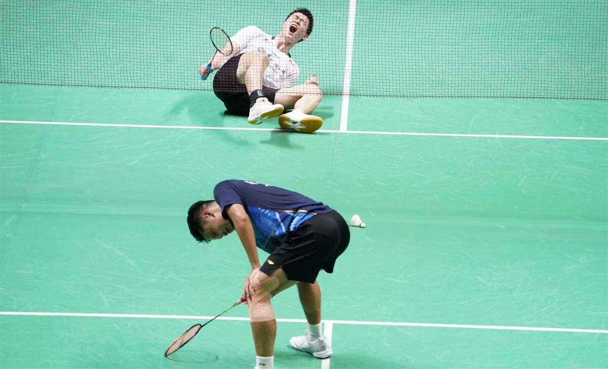 Tunggal putra Anthony Sinisuka Ginting usai dikalahkana wakil Kanada, Brian Yang di semifinal Indonesia Masters 2024 di Istora Senayan, Jakarta, Sabtu (27/1/2024) malam. (foto: pbsi.id)