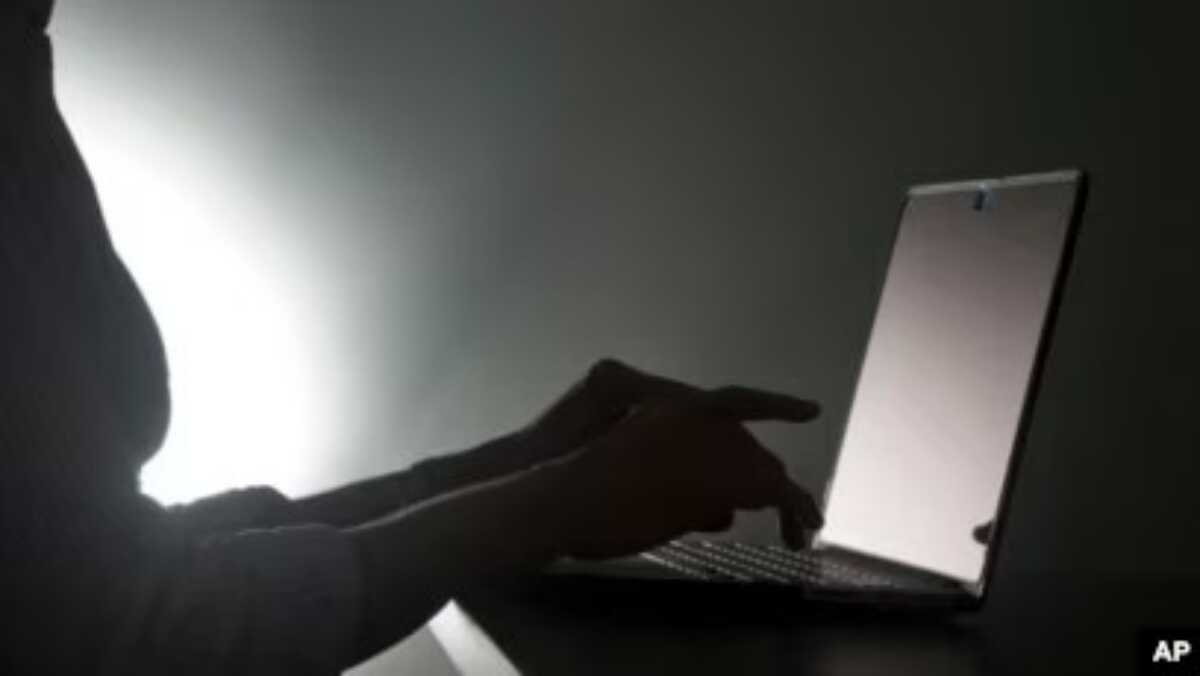 peretas rusia Para peretas Rusia berhasil menyusup ke sistem raksasa telekomunikasi Ukraina, Kyivstar, setidaknya sejak Mei tahun lalu. (Foto: Ilustrasi/AP)