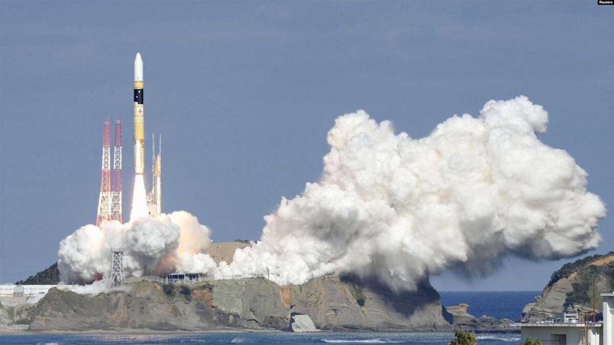 satelit jepang Satelit observasi optik pada roket H-IIA diluncurkan di Tanegashima Space Center di pulau barat daya Tanegashima, Jepang, 12 Januari 2024. (Kyodo/via REUTERS)