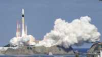 satelit jepang Satelit observasi optik pada roket H-IIA diluncurkan di Tanegashima Space Center di pulau barat daya Tanegashima, Jepang, 12 Januari 2024. (Kyodo/via REUTERS)