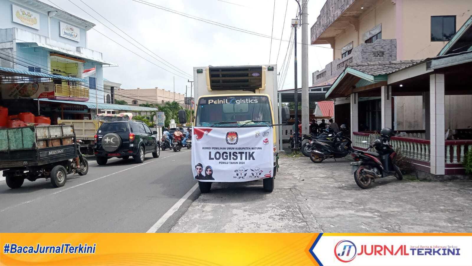 Logistik Pemilu 2024 yang akan diantar ke Pelabuhan Selat Lampa untuk didistribusikan ke enam kecamatan, Jumat (2/2/2024). (foto : jr ronald)