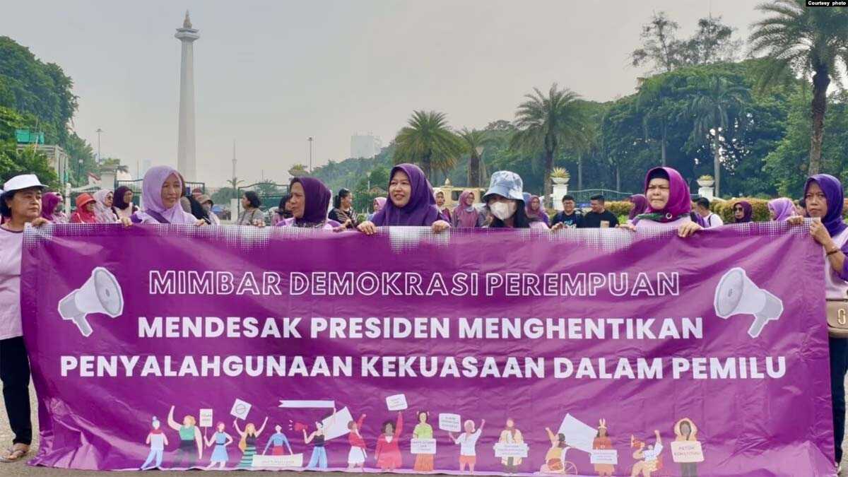 Koalisi Perempuan Penyelamat Demokrasi dan HAM, menggelar mimbar demokrasi perempuan di kawasan Patung Kuda, Jakarta pada 9 Februari 2024. (Courtesy: Koalisi Perempuan)