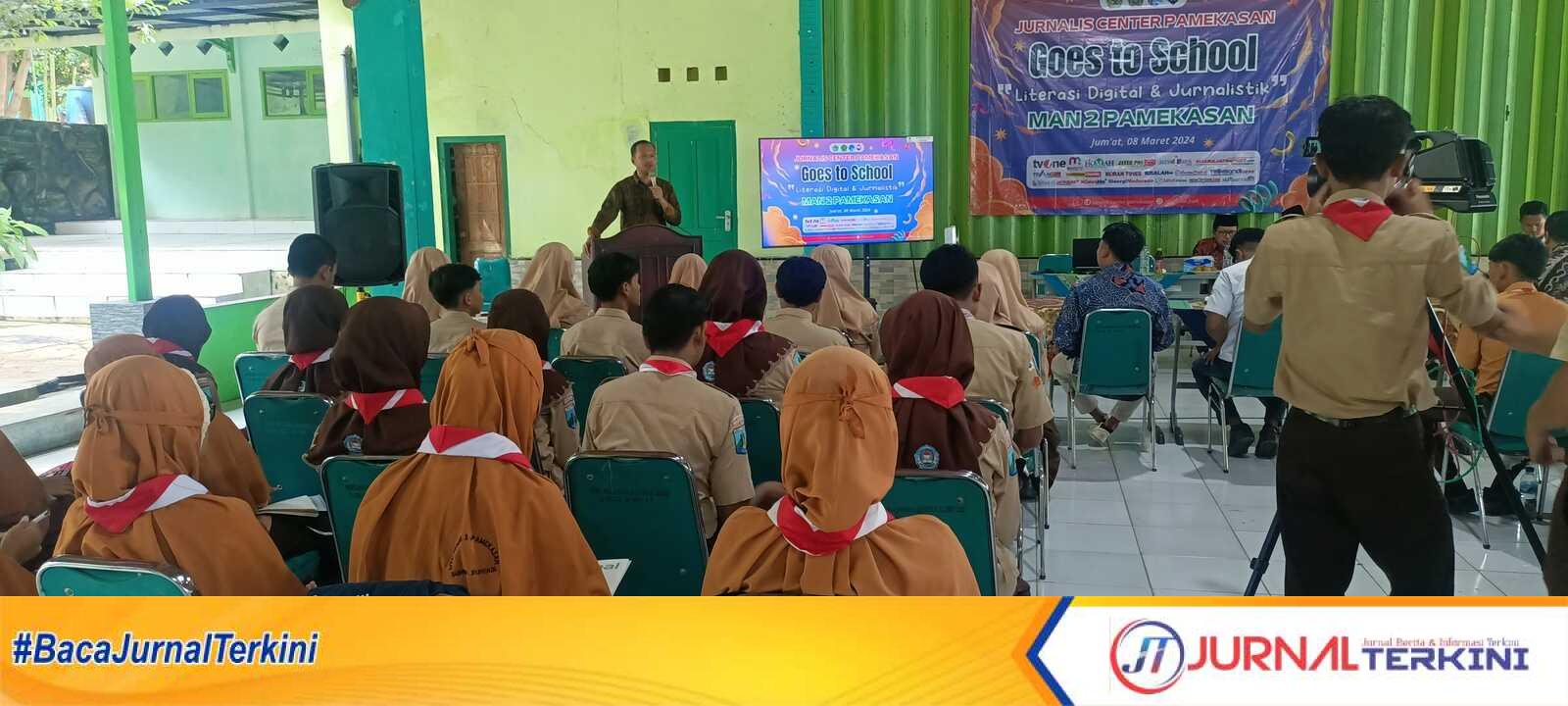 Kepala Kantor Kemenag Pamekasan, Mawardi saat memberikan sambutan sekaligus membuka program JCP Goes To School di Aula MAN 2 Pamekasan (https://jurnalterkini.id/Fiki)