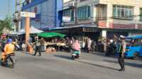 Personel Satlantas Polres Karimun mengatur lalu lintas di lokasi rawat macet di simpang Oriental, Tanjung Balai Karimun, Rabu (13/3/2024). (jurnalterkini.id/rusdi)