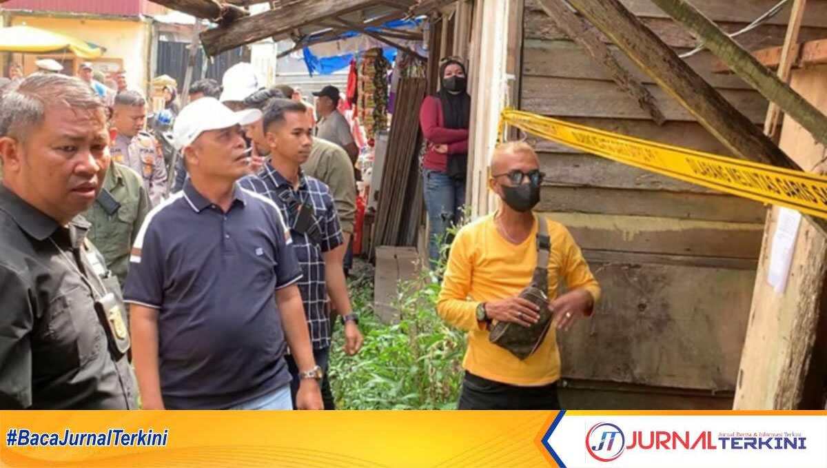 Pasar Kelapa Gading dan Pasar Dayang Suri Tembilahan setelah dibongkar, pedagang menyampaikan keluhannya kepada pemerintah daerah, Senin (11/3/2024). (jurnalterkini.id/abdullah)