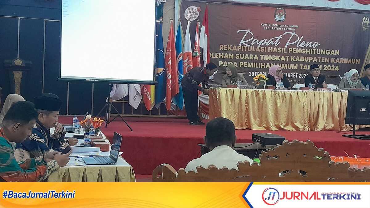 Rapat pleno KPU Karimun di Gedung Nasional, Tanjung Balai Karimun, Kamis (29/2/2024). (jurnalterkini.id/jansen)