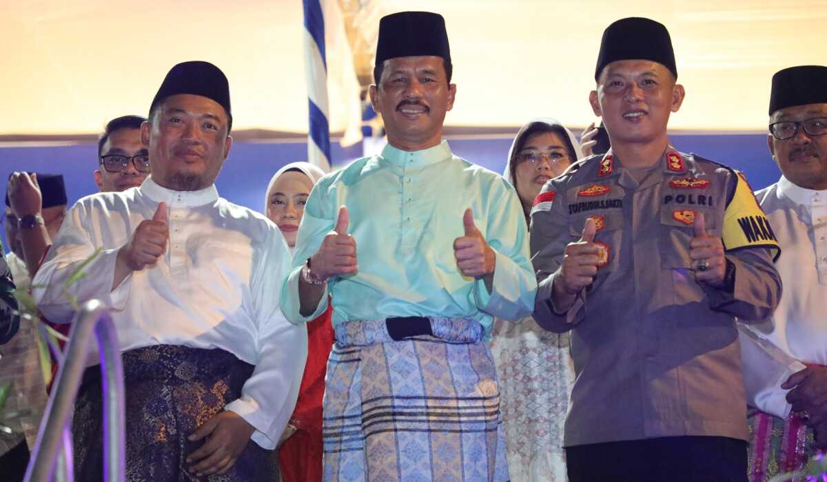 Wali Kota Batam sekaligus Kepala BP Batam dalam acara pelepasan Pawai Takbir di Dataran Engku Hamidah pada Selasa (9/4/2024) malam. (Foto: Humas BP Batam)