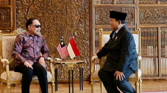 Menhan Prabowo Subianto pada Kamis (4/4/2024) mengadakan pembicaraan dengan PM Malaysia Anwar Ibrahim mengenai penguatan hubungan bilateral. (Foto: Kemhan RI)