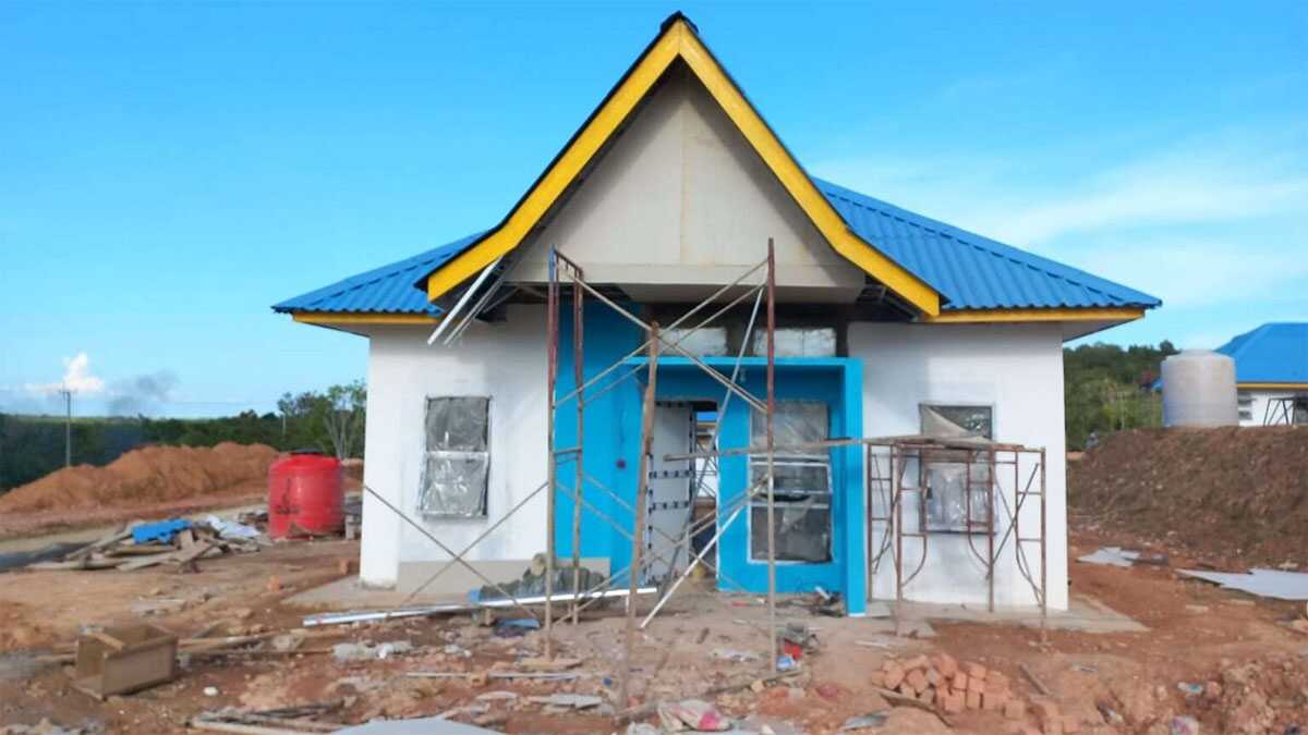 rempang eco city Salah satu rumah contoh yang dibangun di Tanjung Banon untuk hunian warga yang terdampak pengembangan Rempang Eco City. (foto: BP Batam)