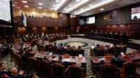 Pembacaan keputusan atas sengketa Pilpres 2024 di Gedung Mahkamah Konstitusi di Jakarta, 22 April 2024. (Foto: REUTERS/Willy Kurniawan)