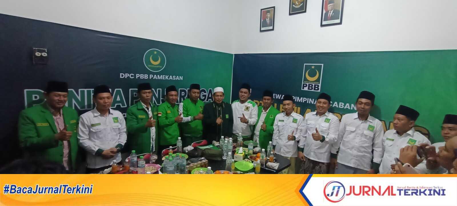IMG20240520211348 Dalam rangka menjalin komunikasi dan silaturahmi sekaligus memembuka peluang koalisi, Partai Persatuan Pembangunan (PPP) datangi kantor Dewan Perwakilan Cabang Partai Bulan Bintang (DPC PBB) Pamekasan. Senin, 21/5/24. (jurnalterkini.id/fiki)
