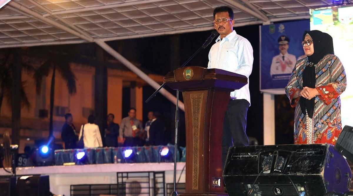 Kepala Badan Pengusahaan (BP) Batam, Muhammad Rudi, menghadiri undangan perayaan Paskah Tingkat Kota Batam di Dataran Engku Putri, Jumat (3/5/2024) malam. (foto: Humas BP Batam)