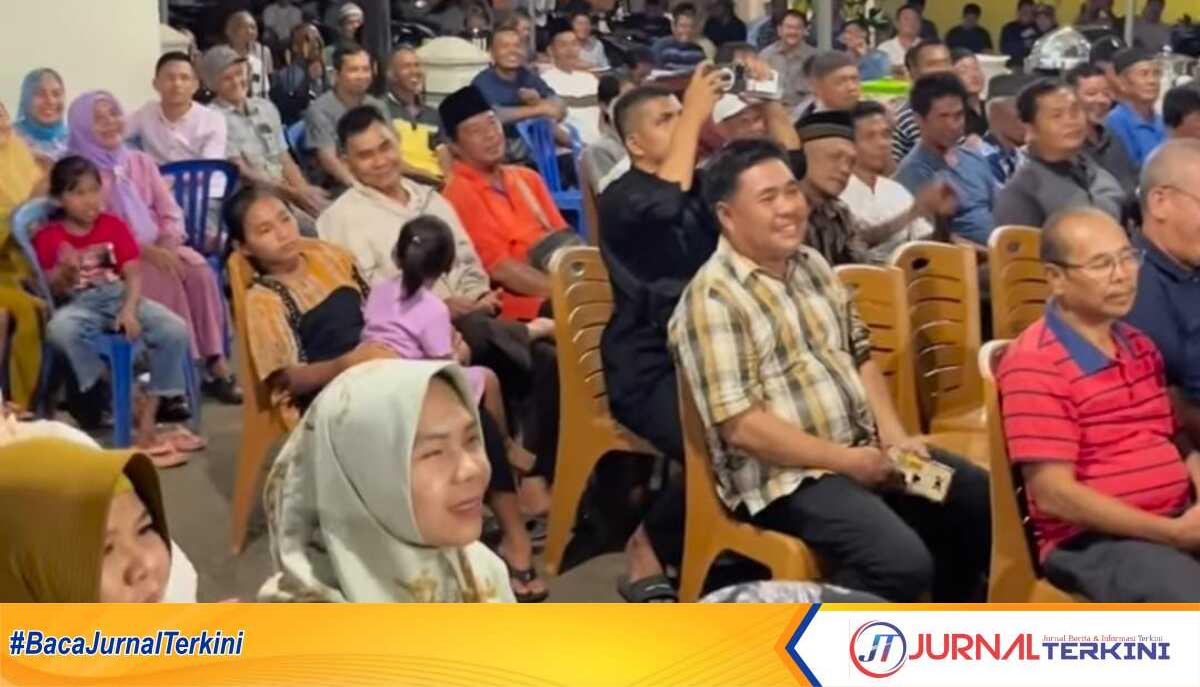keluarga besar Terusan, Rantau Telang, dan Tanjung memberikan dukungannya kepada bakal calon Wali Kota Lubuklinggau, H Yopi Karimun dalam pertemuan di Lubuklinggau, Rabu (22/5/2024). (jurnalterkini.id/alam budi kesuma)