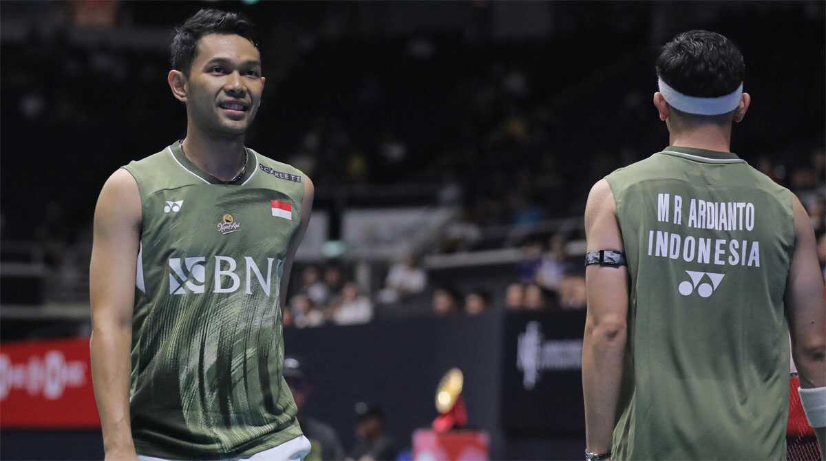 fajar-rian di singapore open 2024 Ganda putra Indonesia, Fajar Alfian/Muhammad Rian Ardianto saat bertanding melawan wakil Taiwan, Fang-Chih Lee/Fang-Jen Lee di babak 16 besar Singapore Open pada Kamis (30/5/2024). (foto: pbsi)