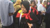 Para calon haji beriringan menuju Pelabuhan Tanjung Balai Karimun untuk berangkat menuju Batam, Minggu (12/5/2024) pagi. Sebanyak 130 calon haji asal Kabupaten Karimun akan menunaikan ibadah haji di Tanah Suci. (jurnalterkini.id/yogi)