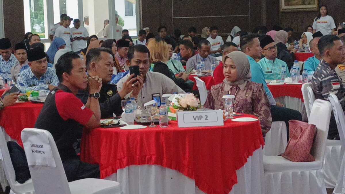 Tamu undangan acara sosialisasi sertifikat tanah elektronik di Gedung Nilam Sari, Kantor Bupati Karimun, Jum'at (17/05/2024). (jurnalterkini.id/edy kencana)