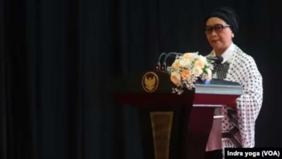 Menteri Luar Neegri RI Retno Marsudi saat menghadiri acara penutupan Safari Ramadan di gedung DPR/MPR Jakarta, Senin, 1 April 2024. (Foto: INDRA YOGA/VOA)